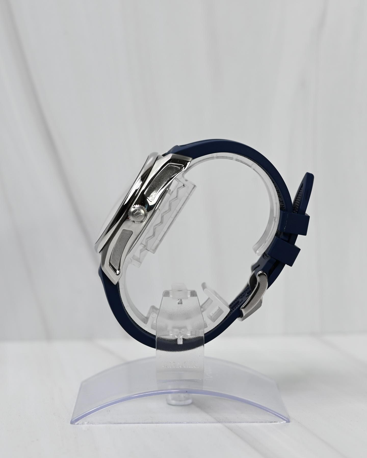 H.Moser & Cie Pioneer Centre Seconds Arctic Blue