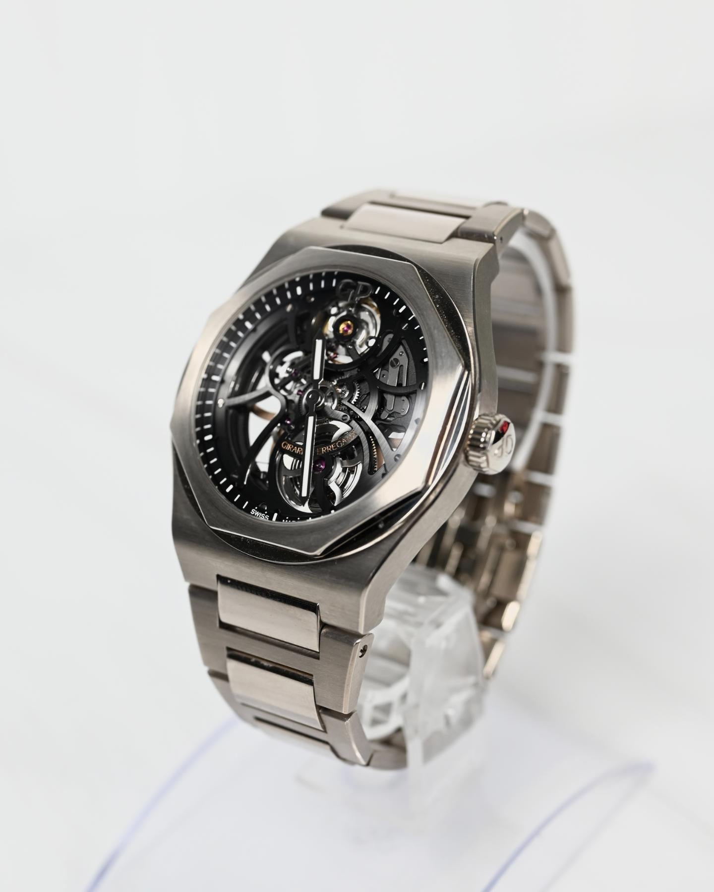 Girard-Perregaux Laureato