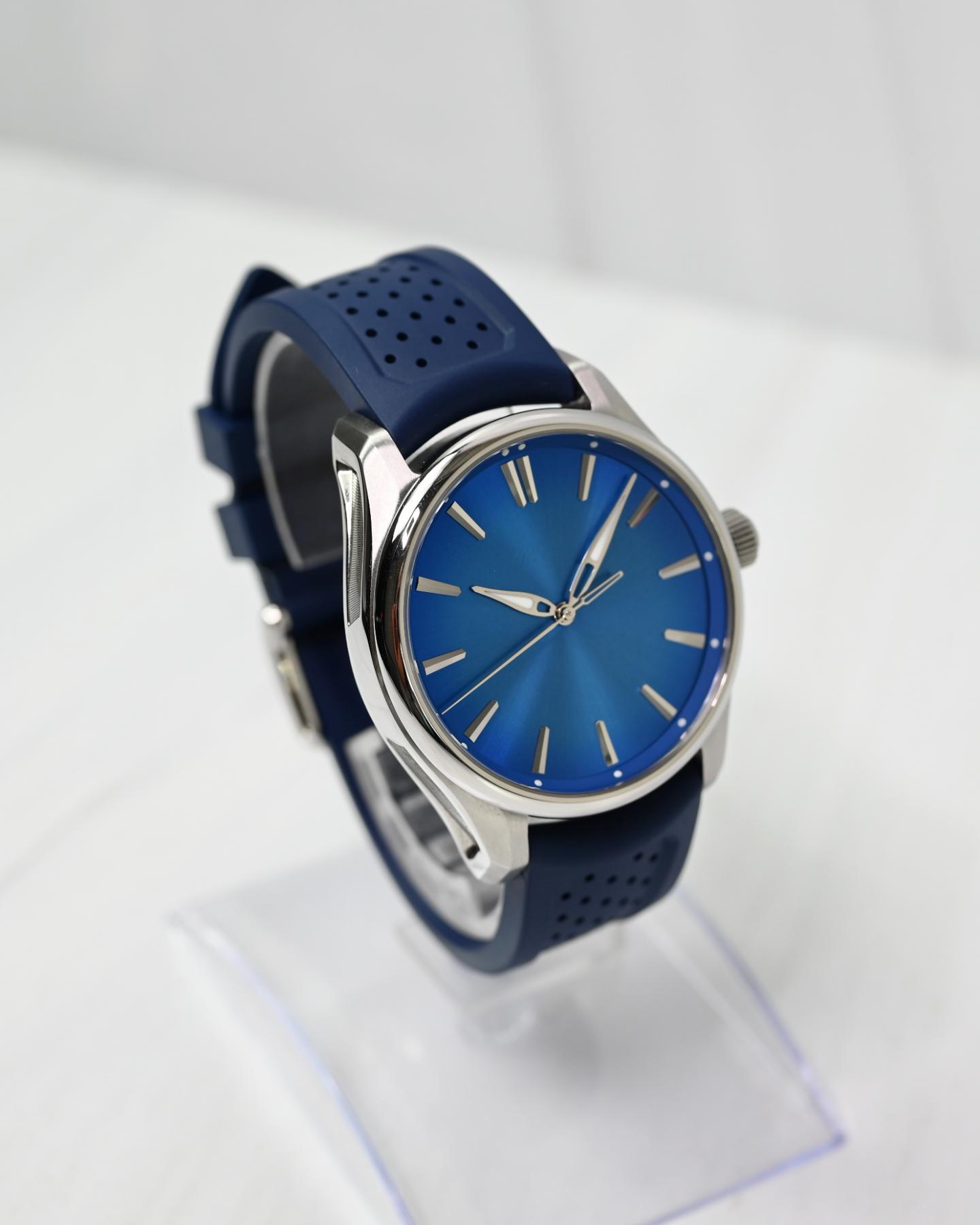 H.Moser & Cie Pioneer Centre Seconds Arctic Blue